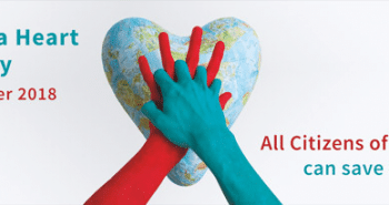 Dessin avec deux mains croisée sur une mappemonde en forme de coeur ave cle texte suivant : Journée mondiale de l'arrêt cardiaque : tous les citoyens du monde peuvent sauver une vie