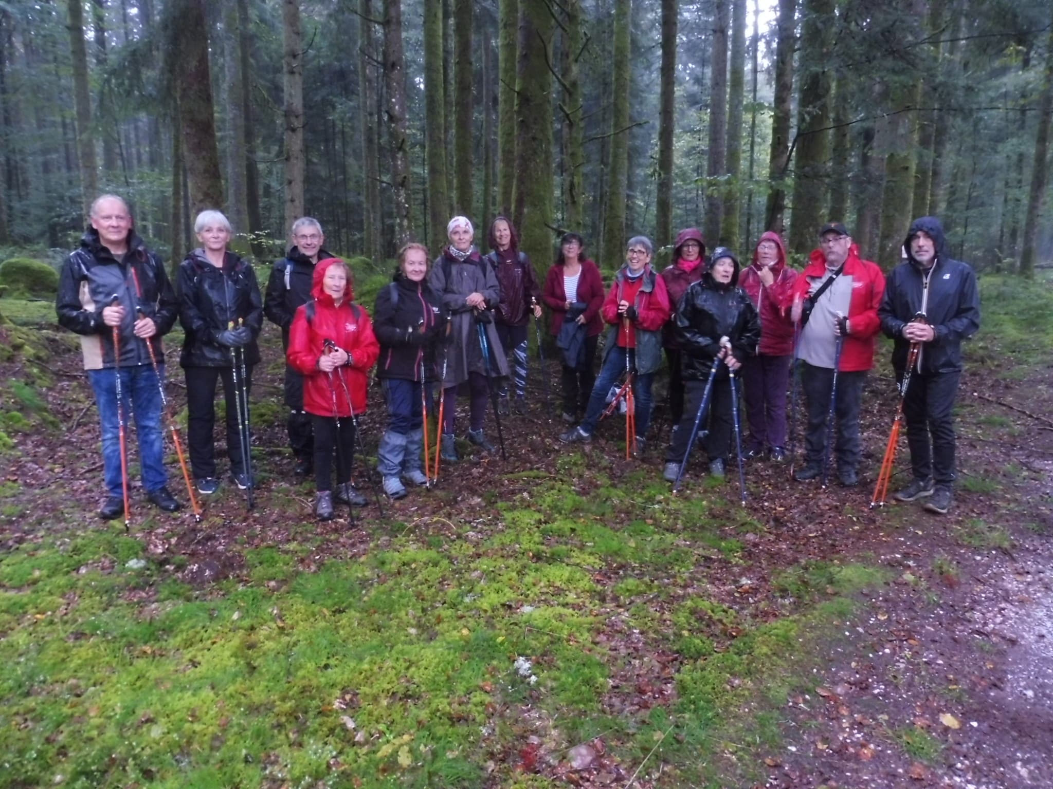 Photo du groupe sous la pluie