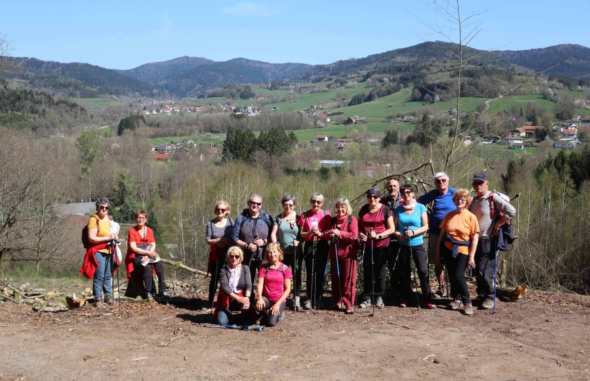 Photo de groupe au dessus de Ban-de-Laveline - 11 avril 2025