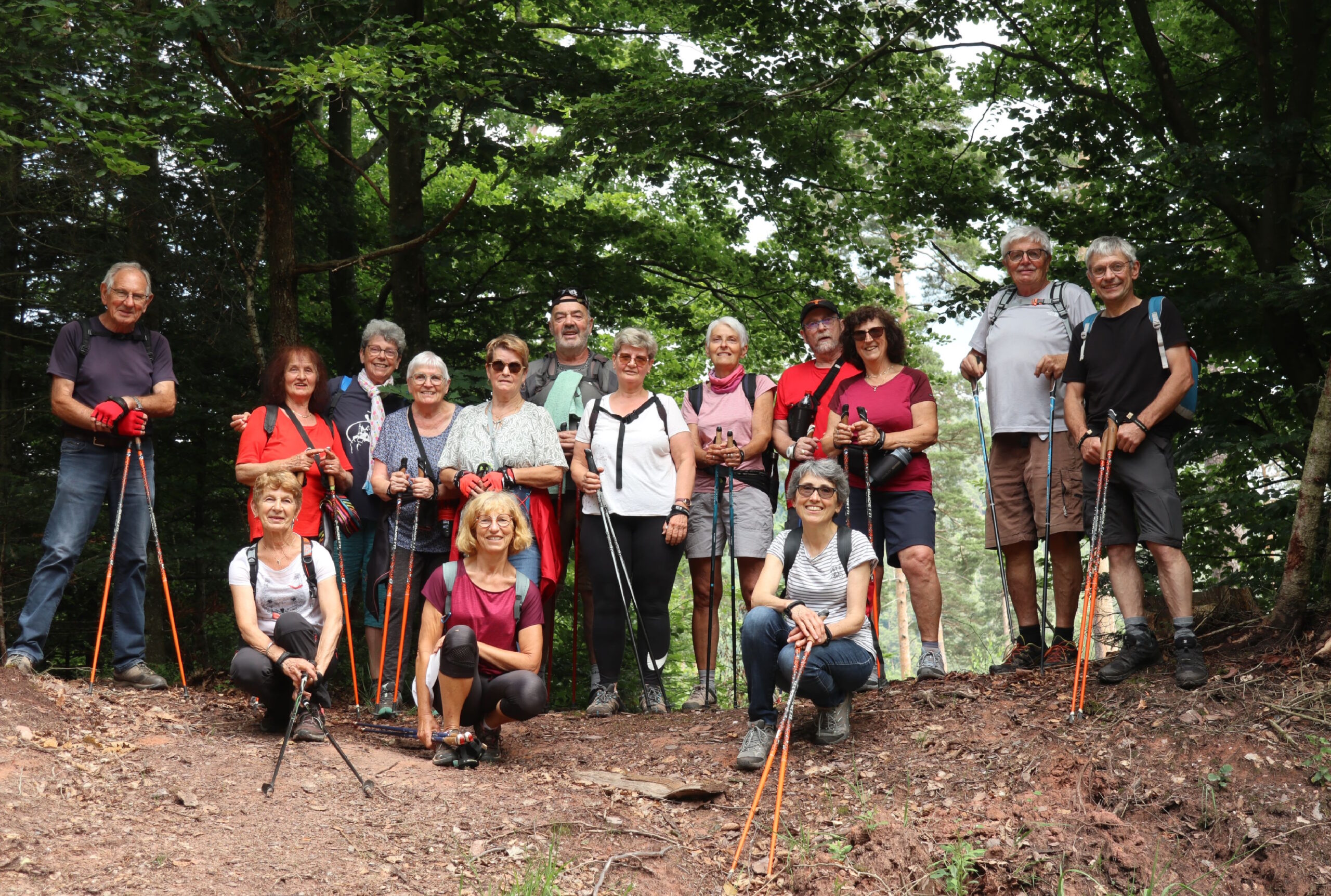 Photo de groupe de la marche nordique du 16 juin 2025