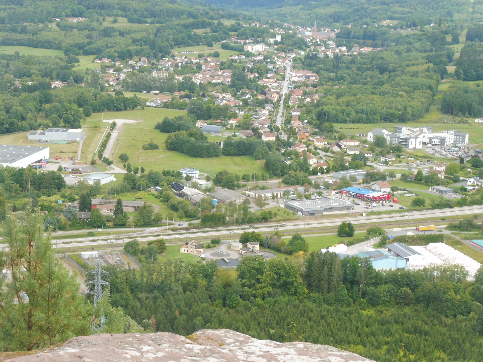 Etival-Clairefontaine depuis la pierre d'Appel